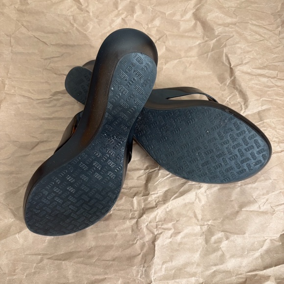 Italian Shoemakers Black Wedge Sandals with Rhinestone Embellishment Size 8.5 - Picture 6 of 6